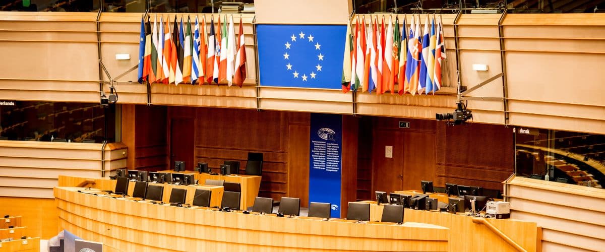https://wsfris.studiolegalefrisani.com/media/2021/04/parlamento.jpg